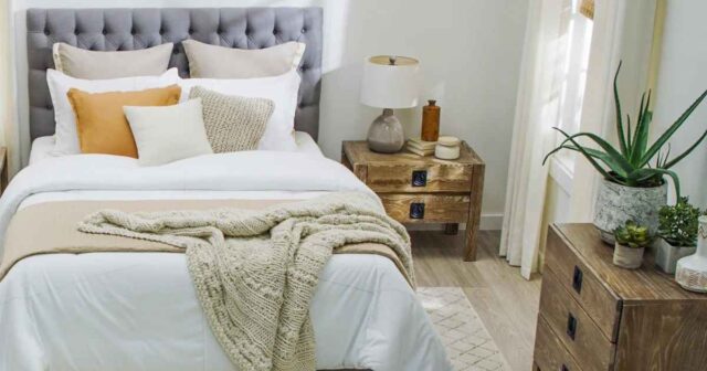 How to arrange furniture in a small apartment living room?