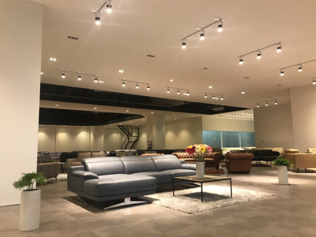 Thiết Kế Nội Thất Showroom Với Không Gian Thoải Mái Cho Khách Hàng