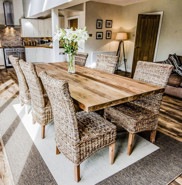 Designs and Styles of Wood Dining Tables