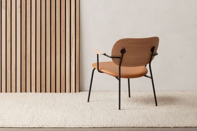 Can furniture be capitalized? Factors that influence whether furniture should be capitalized in writing