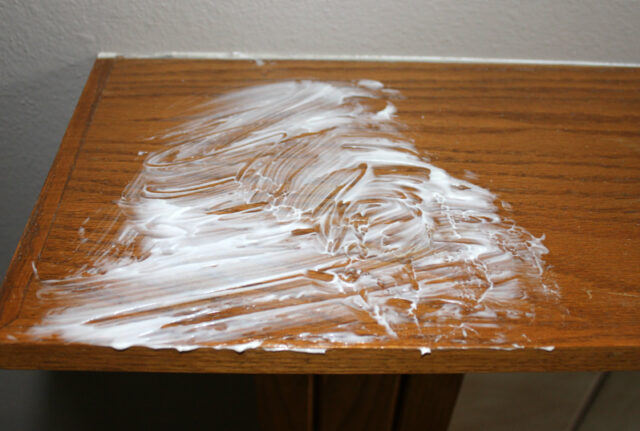 How to Get Water Stains Out of Wood Table Tops Using Baking Soda and Salt